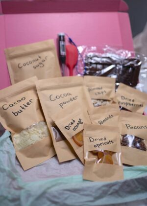 DIY HOMEMADE CHOCOLATE SET - Image 1