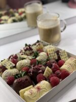 Christmas-chocolate-covered-strawberriessantas-sack