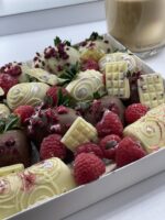 Christmas-chocolate-covered-strawberriessantas-sack