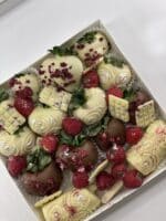 Christmas-chocolate-covered-strawberriessantas-sack
