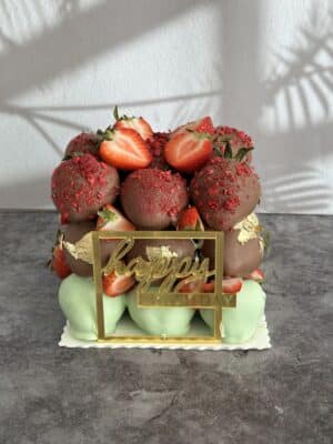 CHOCOLATE STRAWBERRY CAKE (CUSTOM MADE) - Image 3