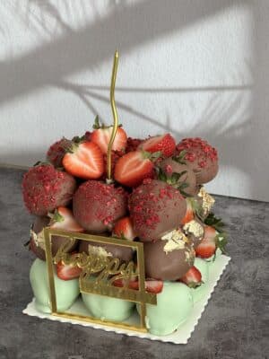 CHOCOLATE STRAWBERRY CAKE (CUSTOM MADE) - Image 4